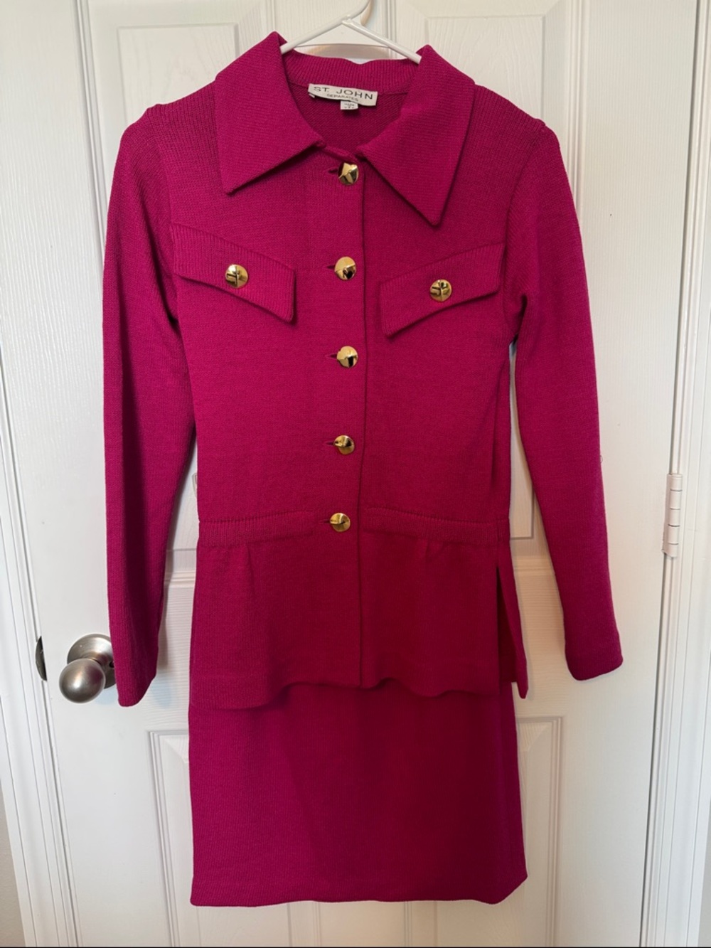 St John Knit Pink Skirt Suit Set Gold Buttons Size Small